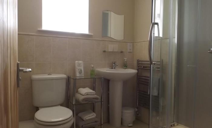 Stables twin bedroom en suite